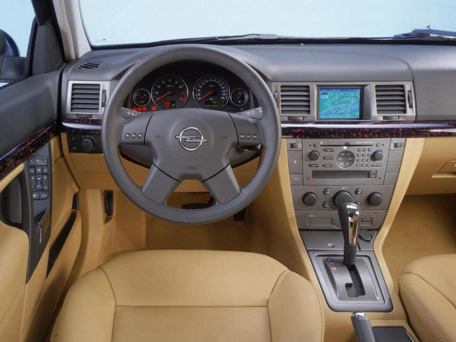  Opel Vectra Combi 2002 года  (фото 2 из 28)